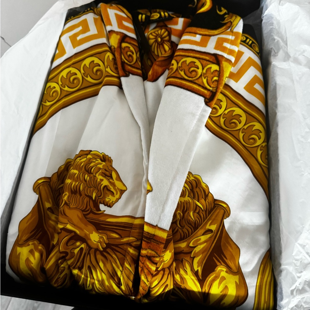 Versace Gold and White Baroque robe - Picture 3 of 4